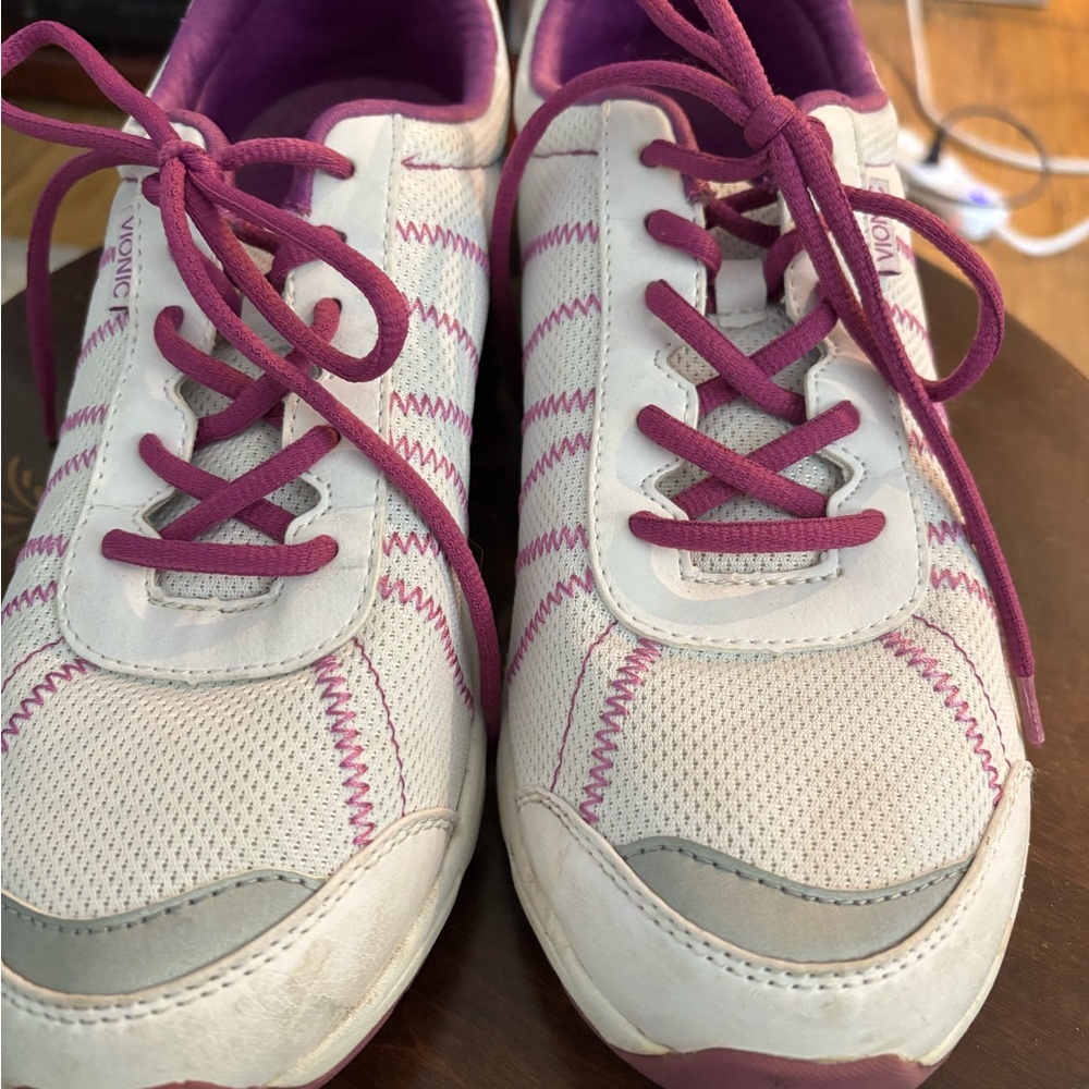 Vionic Women's White and Purple Sneakers